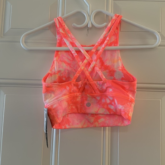 Lululemon NEW WITH TAGS - High neck Energy Bra Size 4 - Neon! - Picture 3 of 3